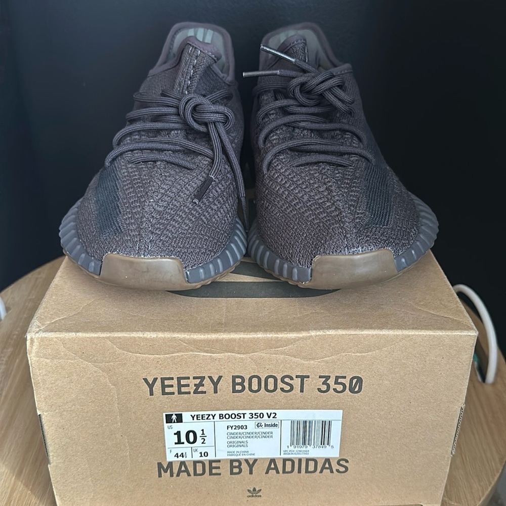 Yeezy Boost 350 V2 Cinder